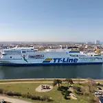 CBlue Ferienhaus am Yachthafen - Moewe