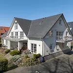 CBlue Ferienhaus am Yachthafen - Moewe